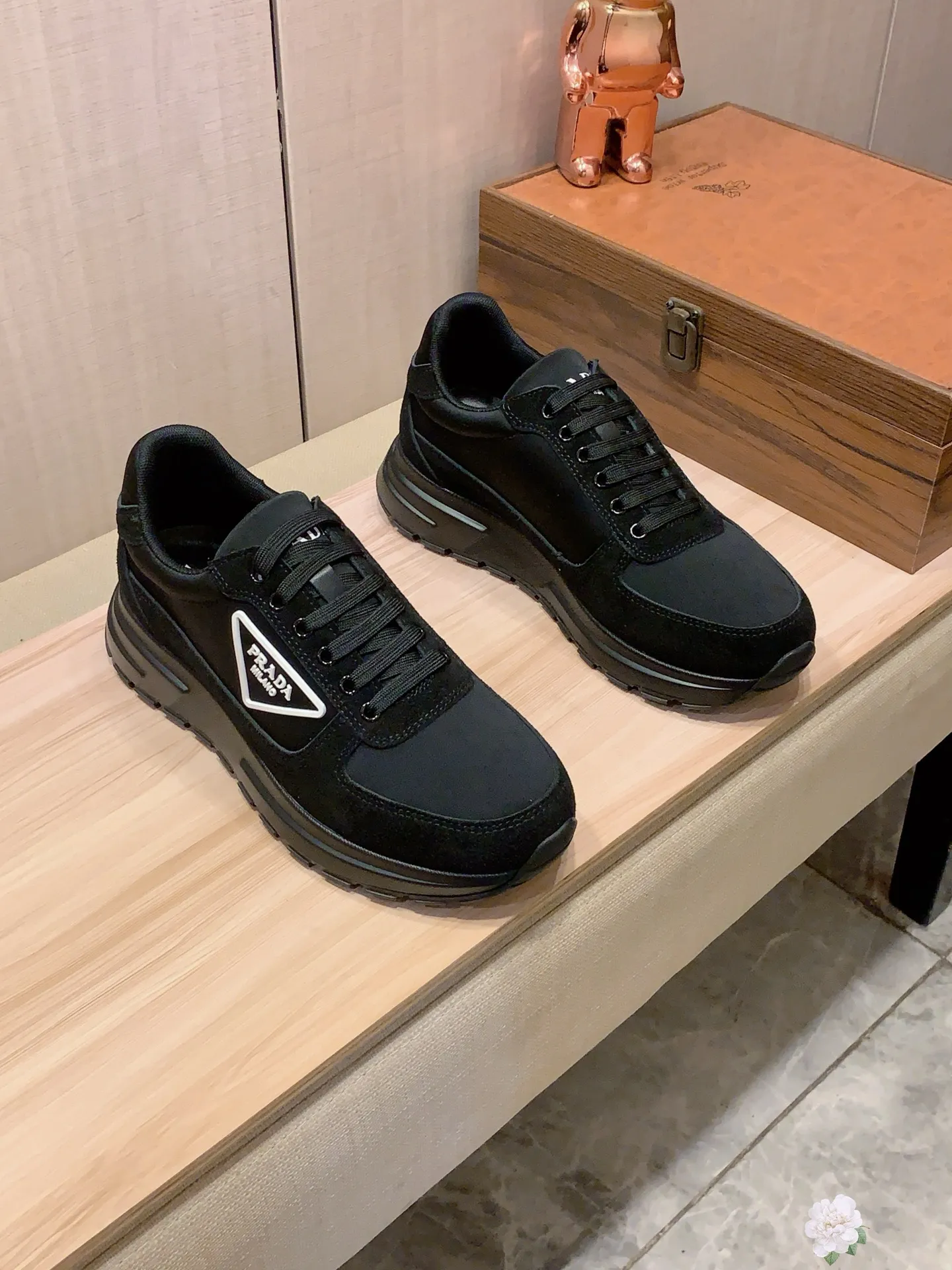 Men's Men's Shoes💰420💰💰🎩🎩[Lightning][Lightning] "PRADA*" The latest and most popular casual shoes, top brand [seduce] luxury~purchase, top~quality. [Strong] The upper is made of imported breathable cowhide with material ➕ breathable sheepskin feet (•) and fine workmanship. The original stylish and stylish soft rubber wear-resistant and non-slip outsole is light and comfortable on the feet. The real thing looks better when photographed. 085: code: 38-44, 3️⃣ colors selected